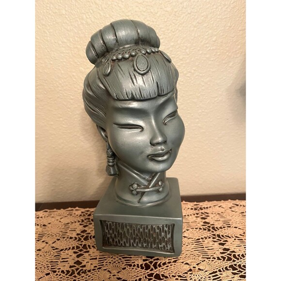 1960 Universal Statutory Corp Chinoiserie Style Woman Bust - Picture 1 of 10
